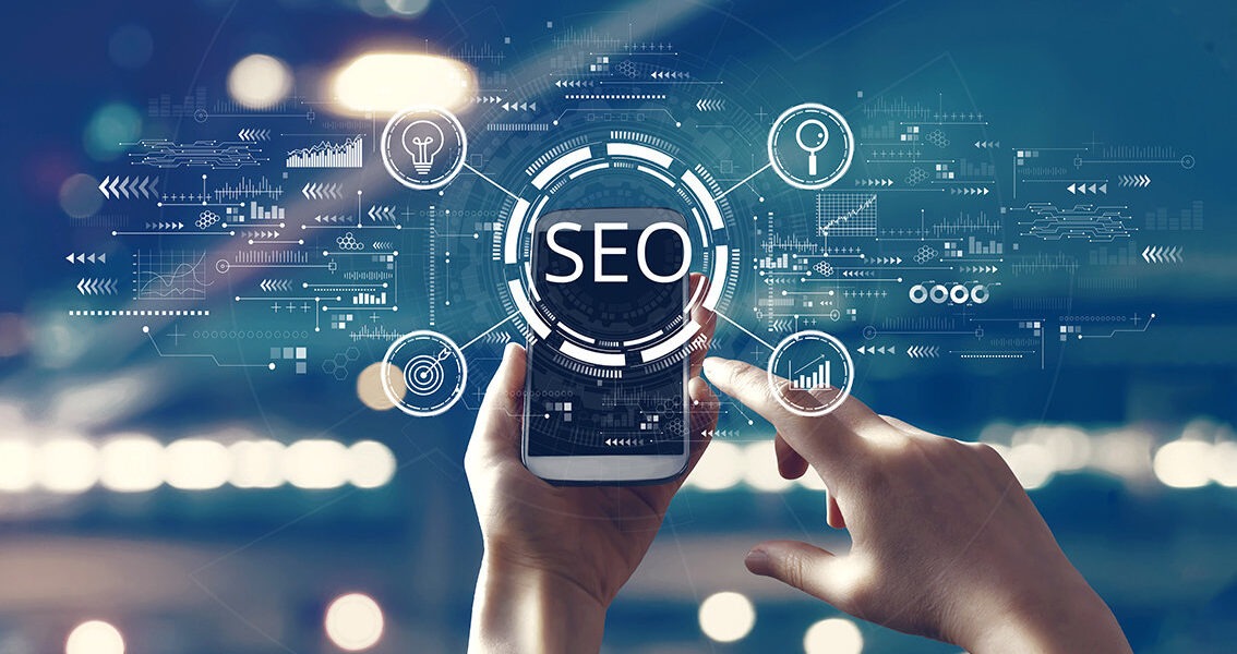 GEO vs SEO – co działa lepiej w 2026?