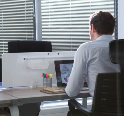 Ergonomiczne krzesło do biurka z regulacją