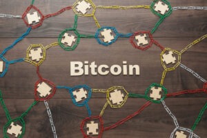 Blockchain jako narzędzie deanonymizacji Darknetu – jak analiza transakcji ujawnia powiązania