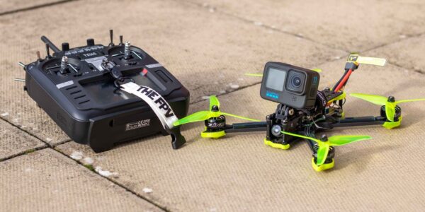 Dron FPV